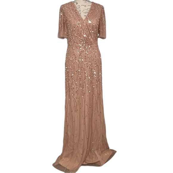 Mac Duggal Flutter Short Sleeve Surplice V-Neck Beaded Sheath Gown. Size 6 NWT - Picture 6 of 11